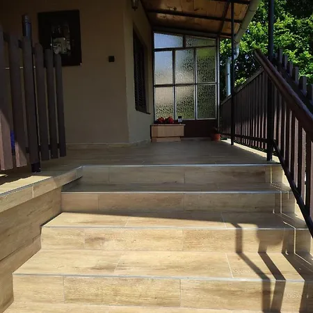 Krezo Haz Gyenesdiás